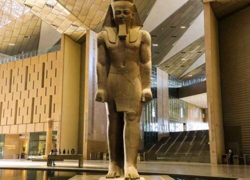 Новый Египетский музей из Хургады и пирамиды на автобусе